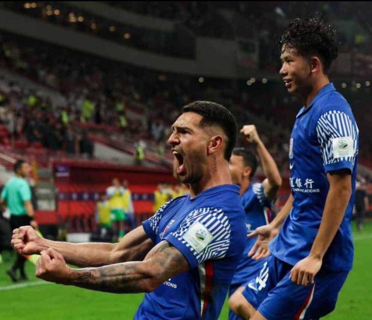 爱游戏开放平台首页 费内巴切迎中超关键赛，关键战防线松动，更衣室稳定，训练强度显著提升