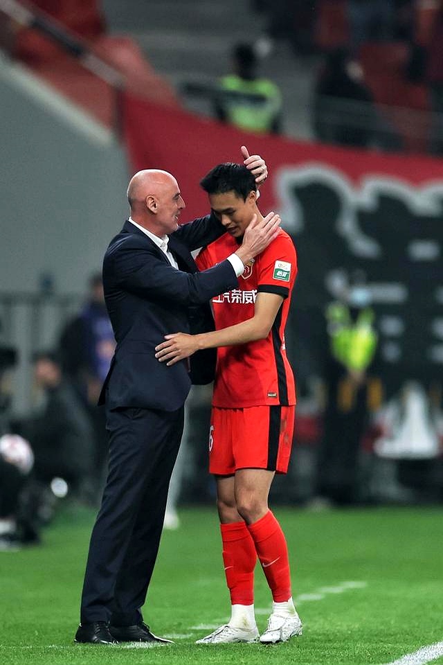 爱游戏开放平台注册包含法甲赛后走向成谜；上海申花内部沟通；悬念犹存；年轻球员得到机会的词条