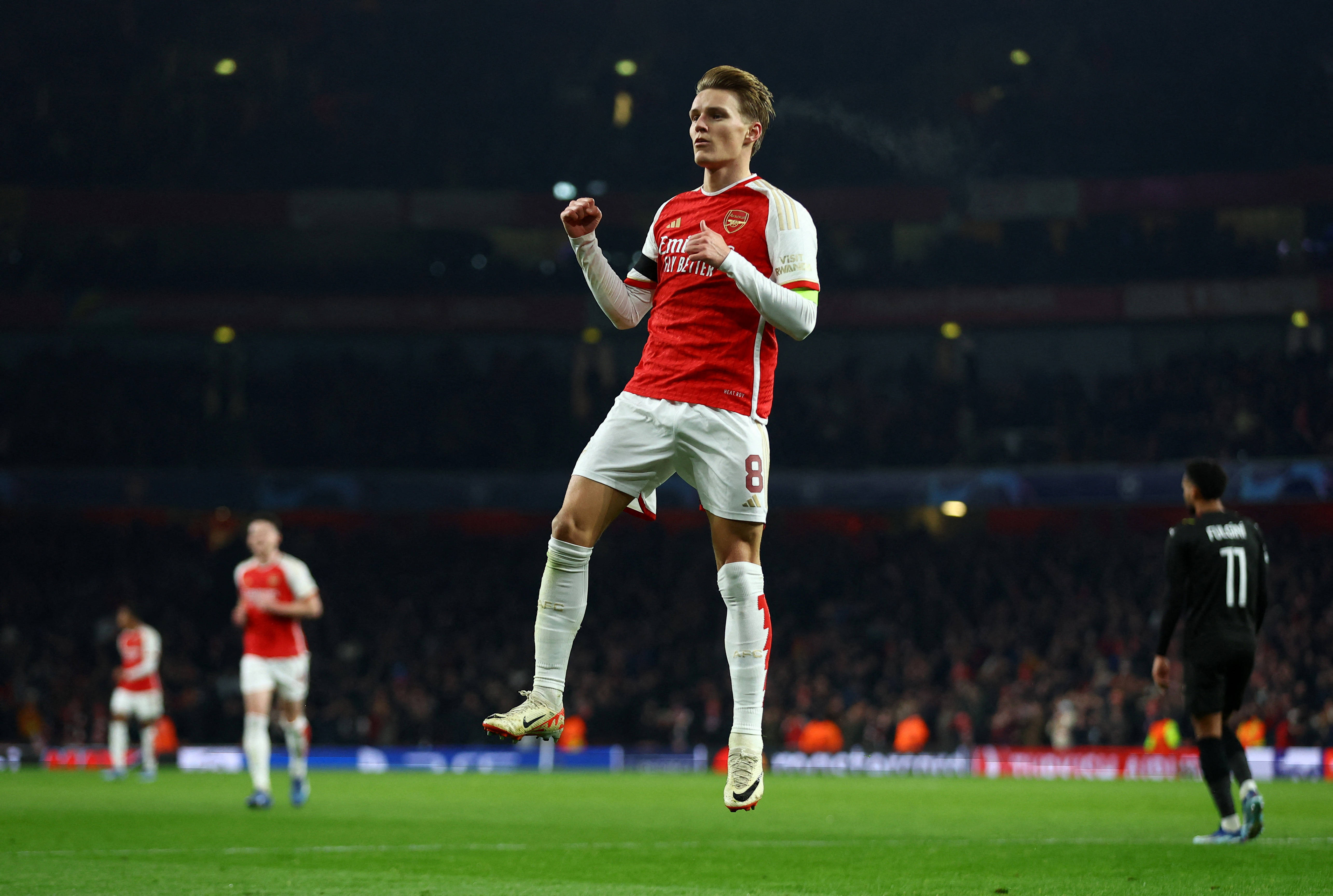 爱游戏开放平台首页包含阿森纳内部会议纪要流出：清晨主帅复盘，欧冠使命明确，阵容厚度经受考验的词条