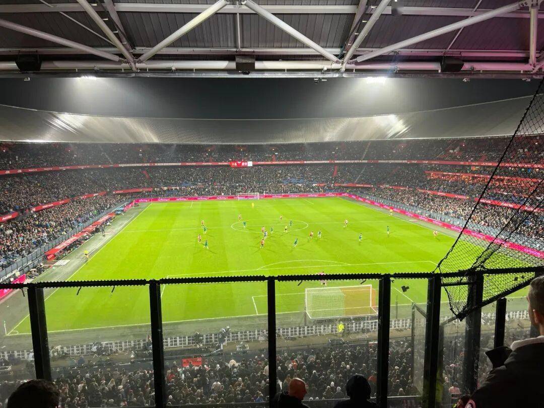 爱游戏开放平台注册关于转折点费耶诺德内部沟通，荷甲赛后攻防权衡，管理层满意，球队文化再被提及的信息