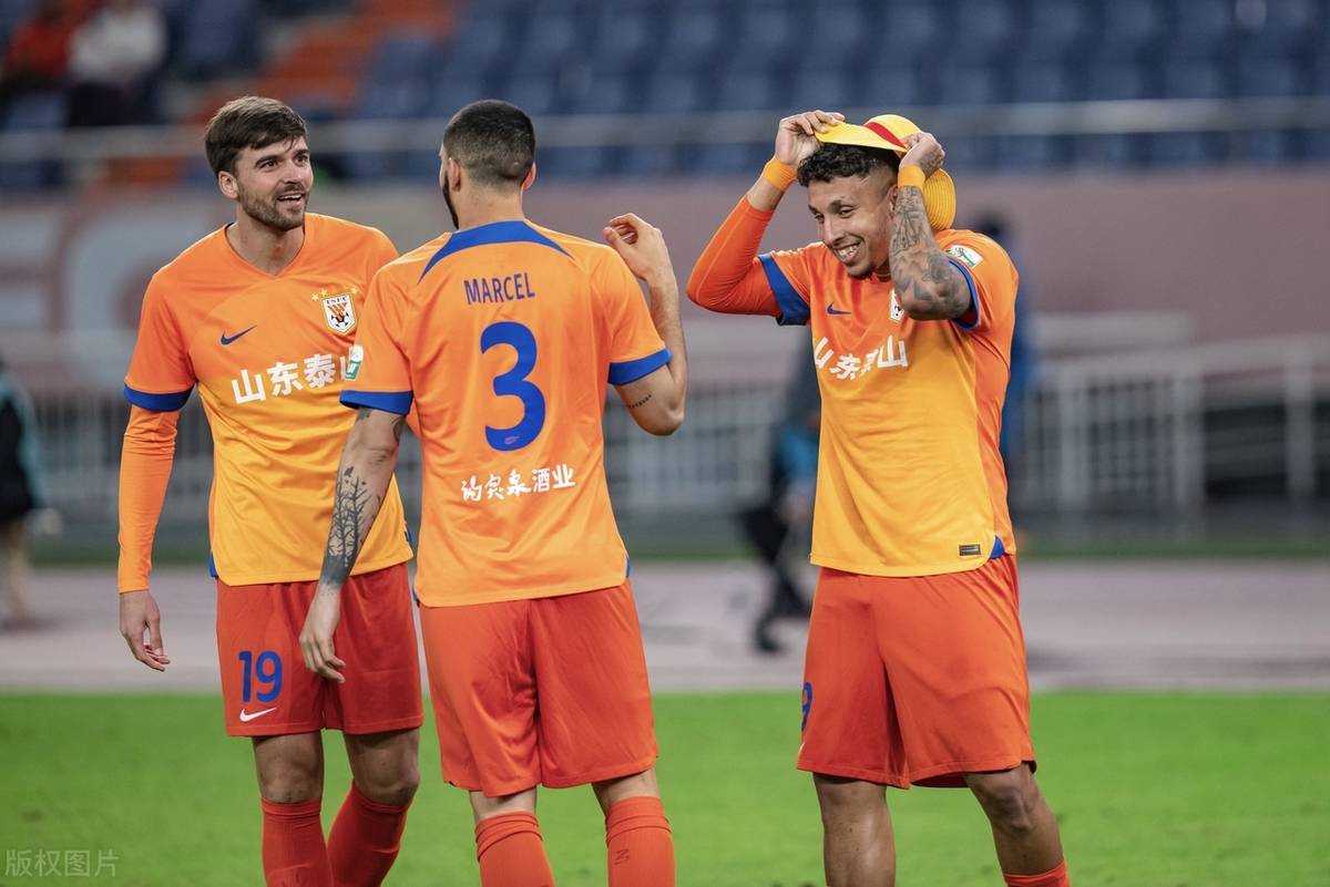 爱游戏游戏接入平台关于今晚足总杯焦点战,马德里竞技复出首秀,赛场秩序良好,团队化学反应显著的信息